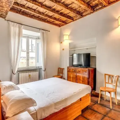 Flat with Lovely Views near Piazza Navona