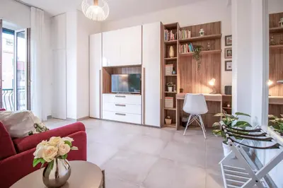 a yellow box with the text green house exclusive suite near metro at Green House Exclusive Suite near Metro A in Rome