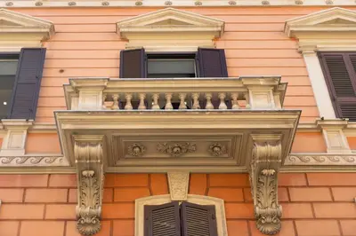 a balcony on the side of a building at Élite Vatican Refuge in Rome