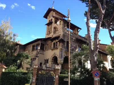 an old house with a tower on top of it at Ninohouse in Rome