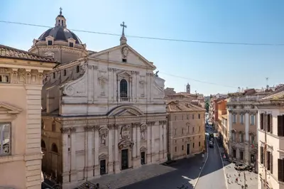 an old building in the middle of a city at iFlat Pantheon Peaceful & Comfortable Apartment in Rome