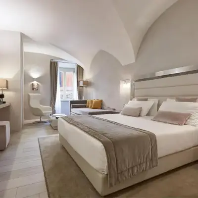 Terrace Pantheon Relais