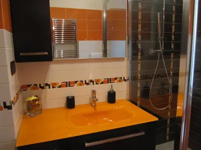 a bathroom with a sink and a shower at Matteo al Vaticano Vicino Metro in Rome
