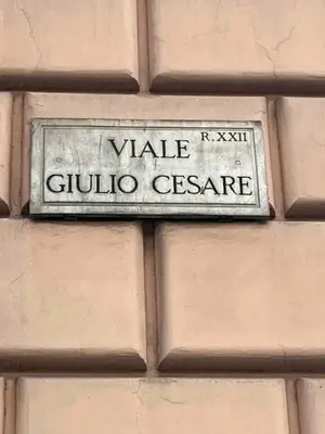 a street sign on the side of a building at Casa Ale in Rome