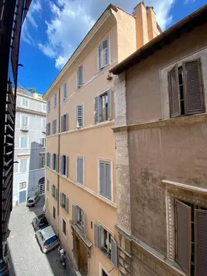 a view of an apartment building from the street at Idi's House in Rome