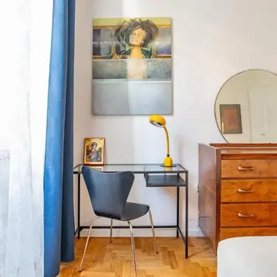 Elegantis Des Artistes Apartment