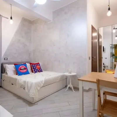 Stanza Comoda e Silenziosa con Bagno Privato e Area Lavoro e Relax