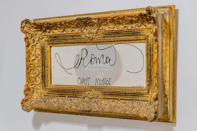 a gold picture frame with the words grandma and aunt at Imperial Luxury in Rome