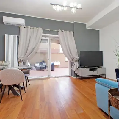 New Apartment with balcony - 150m Metro A