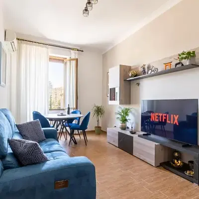 Cozy and Bright Pyramid Apartment