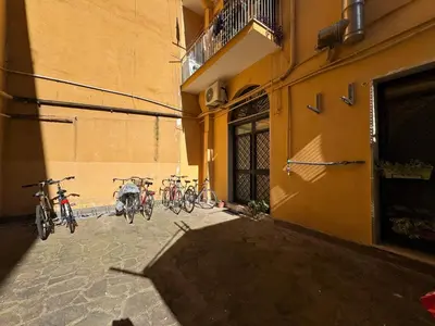 a group of bikes parked next to a building at Nuovo monolocale a 15 minuti dalla Stazione Termini in Rome