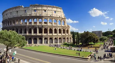 a view of the leaning tower of pisa at Room Etruria Center Rome in Rome