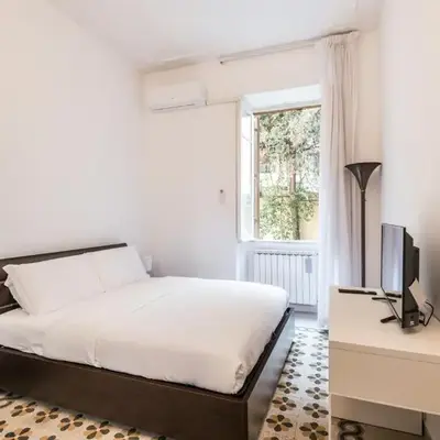 iFlat Mid-Century Modern Vatican Apartment