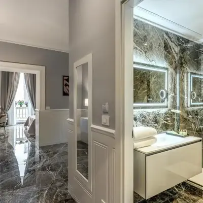 Spanish Steps Oasis Suite