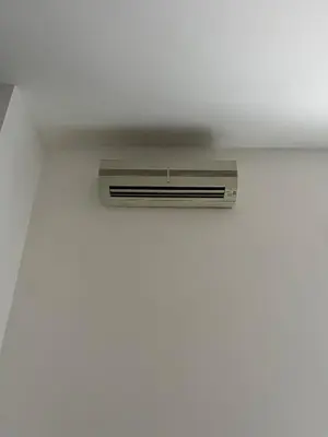 a air conditioner in the ceiling of a room at Terni 74 V&B Rock House in Rome