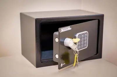 a microwave oven with a bunch of keys in it at Mondo Antico in Rome