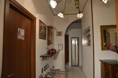 a hallway of a home with a door and a hallwayngth at Roma sogno infinito in Rome