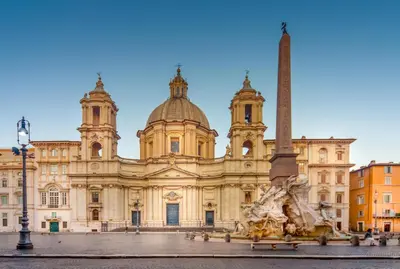 a building with a statue in front of it at Casina Tiberina in Rome