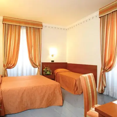 Hotel Dina