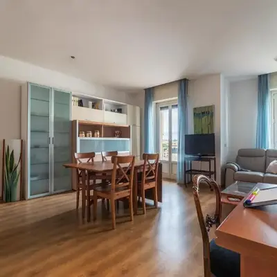 GuestHost - Sunny Apartment Piramide